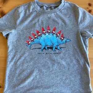 Old Navy Winter/Holiday Tee “Chillin’ with my Gnomies” Size XS (5)